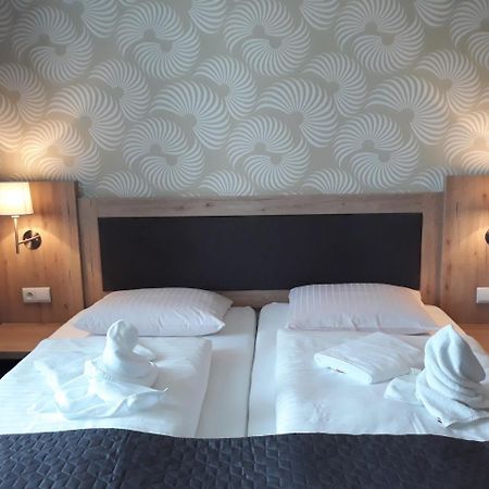 Hotel Rozvoj Клатови Екстериор снимка