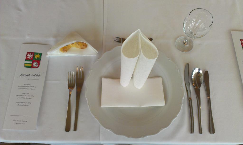 Hotel Rozvoj Клатови Екстериор снимка