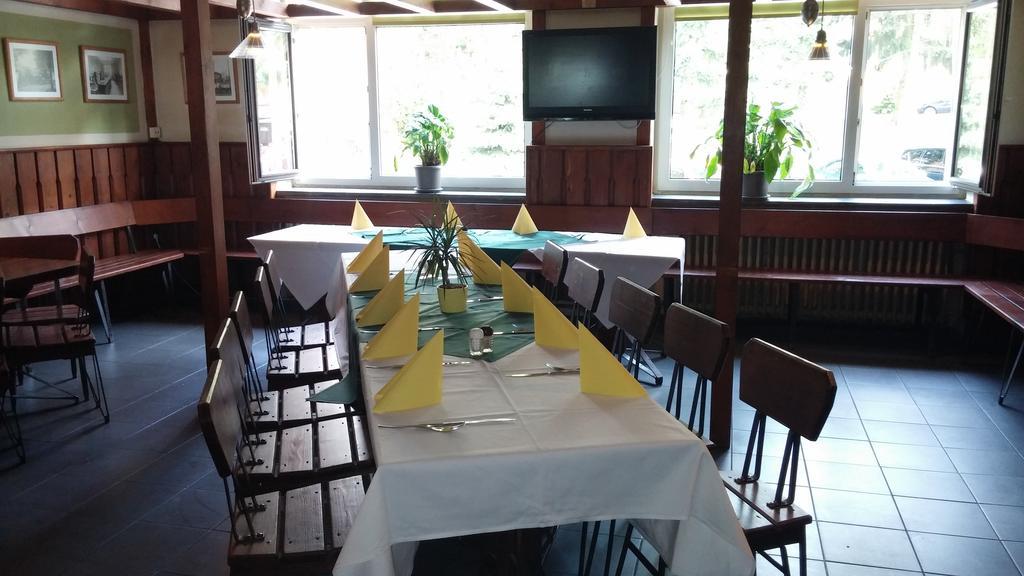 Hotel Rozvoj Клатови Екстериор снимка