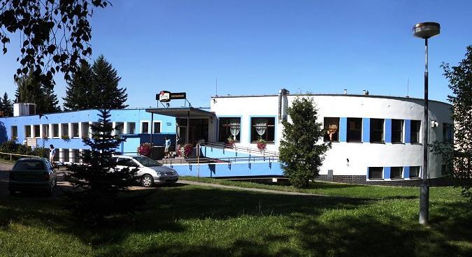 Hotel Rozvoj Клатови Екстериор снимка