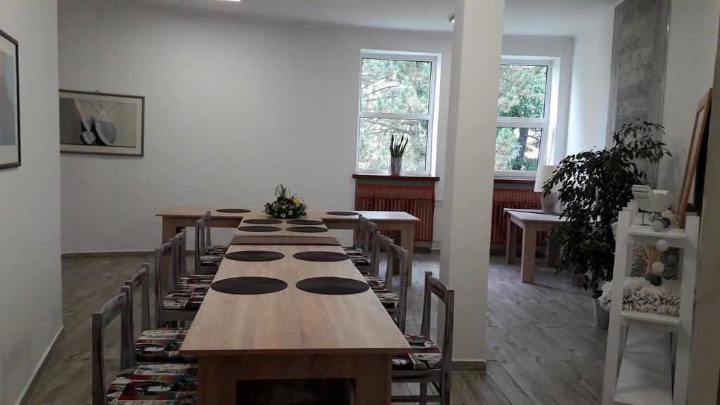 Hotel Rozvoj Клатови Екстериор снимка