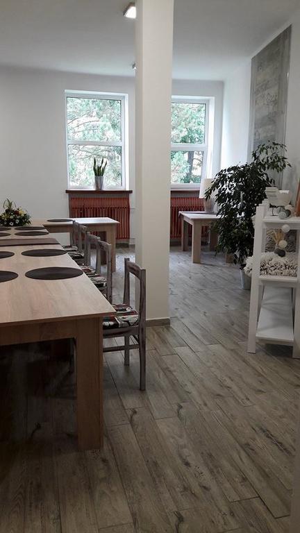 Hotel Rozvoj Клатови Екстериор снимка